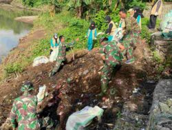 Cegah Meluapnya Air, Mahasiswa Bersama Koramil 1420-01/Panca Lautang Adakan Bersih bersih
