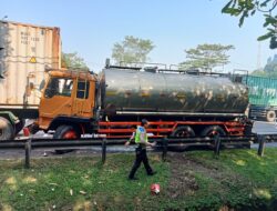 Kabid Humas Polda Jabar : Polisi Sigap Tangani Kecelakaan Truck Kontainer dan Truck Tangki