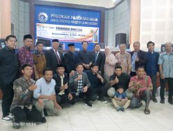 Sukses Mempertahankan Disertasinya, Kabag Umum Setda Enrekang Merahi Gelar Doktor Ilmu Pendidikan