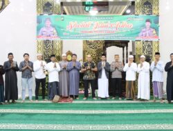 Rayakan Idul Adha, Polres Sidrap Salurkan Daging Kurban kepada Masyarakat Sekitar