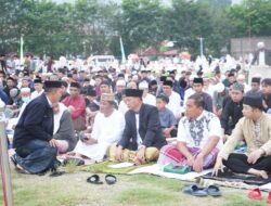 Bersama Masyarakat, Pj Bupati Shalat Idul Adha di lapangan Abubakar Lambogo Batili Enrekang