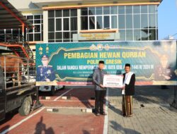 Tradisi Kebahagiaan Idul Adha, Kapolres Gresik Bagikan 86 Hewan Kurban