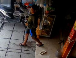 Dua Remaja Terpantau CCTV Curi 2 Pack Minyak Goreng di Warung Kampung Pelaukan Karangbahagia