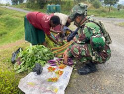 Rosita Habema Tingkatkan Moril Warga Sugap