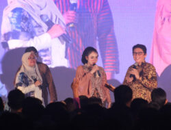 Ribuan Warga Padati Alun-alun Bojonegoro, Ikuti Acara Penutupan Pekan Batik Daerah dan Roadshow Bus KPK