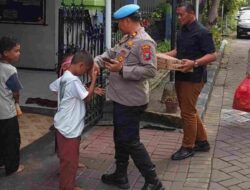Hari Bhayangkara Ke-78, Si Propam Polresta Sidoarjo Berbagi di Panti Asuhan