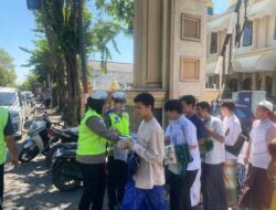 Wujud Nyata Perhatian Polri, Srikandi Giri Gresik Gelar Jumat Berkah Berbagi