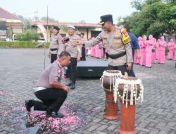 53 Anggota Polresta Sidoarjo Dapat Kado Kenaikan Pangkat di Hari Bhayangkara Ke-78