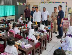 Wapres Gibran Rakabuming Tinjau Program Makan Bergizi Gratis di Jakarta Barat