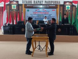 Pj Bupati Konawe Stanley, S.E., S.SiT., M.M., Serahkan Raperda APBD Konawe TA 2025 ke DPRD Kabupaten Konawe