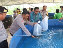 Dukung Gerakan Ketahanan Pangan Program Asta Cita Presiden RI, Polres Konawe Tebar Benih Ikan