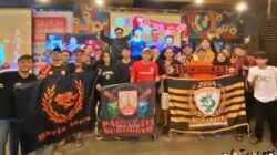 Kloter Pertama The Jak Tiba di Surabaya, Bonek Sambut Hangat Jelang Laga Persebaya vs Persija: Seduluran Sampai Mati