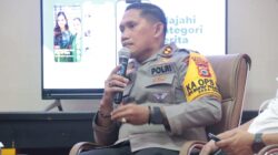 Jadi Narasumber Program Radio Luar Studio, Kapolres Bone Sampaikan Strategi Sukses Dalam Pilkada