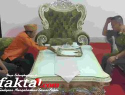 Tak Ada Kata Lelah, Wabup Konawe Setia Melayani Warga Hingga Larut Malam