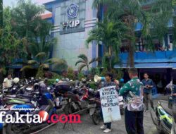 Gelar Aksi Solo, Mahasiswa Unismuh Teriakkan Kasus KS Lingkungan Kampus