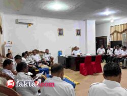 Sekda Konawe Pimpin Rapat Evaluasi Pembentukan Koperasi Merah Putih
