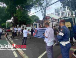 Mahasiswa Anti Korupsi Geruduk KPU RI : Ketua KPU dan Anggota KPUD Konawe diduga Terlibat Korupsi