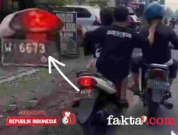 Tidak Terima Diklakson, Dua Pemuda Berboncengan Memukul Pengendara Motor