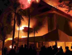Unjuk Rasa di Makassar Tak Terkendali, Kantor DPRD hingga Mobil dan Motor Dibakar Massa