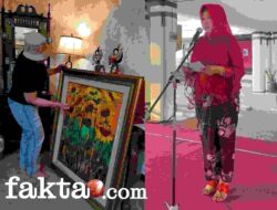 ‎‎Perjalanan ‘Nunung’, Dari Politisi Hingga ‘Van Gogh Indonesia’‎