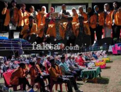 Tangis Haruh Menyelimuti Ramah Tamah Perpisahan KKN UHO Desa Tongalino