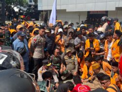 Turun Langsung di Tengah Massa, Danrem 143/HO Pastikan Demokrasi Berjalan Tertib