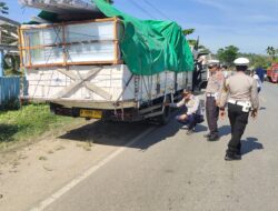 Satlantas Polres Konawe Dampingi Dishub Tertibkan Kendaraan Overload di Jalur Poros Kendari– Konawe