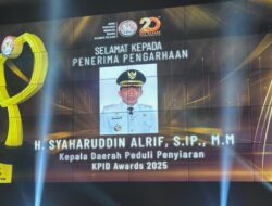 Bupati Syaharuddin Alrif Raih Penghargaan Bupati Peduli Penyiaran KPID Award 2025