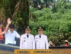 Bukti Dedikasi Pemda, Bupati dan Wabup Konawe Arungi Sungai Guna Melaksanakan Panen Jagung Hibrida Tahun 2025