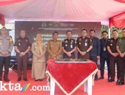 Kajati Sulsel ke Sidrap, Titipkan Aset Rampasan ke Bulog dan Resmikan Aula Kejari