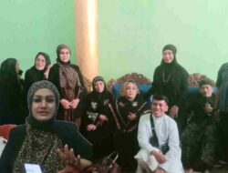 Ramadhan Penuh Cinta, Artis Titin Kharisma Berbagi Santunan Pada Ratusan Anak Yatim dan Dhuafa