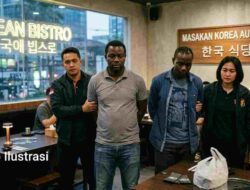 Dua WN Liberia Ditangkap Terkait Penipuan Modus Black Dollar di Jakarta Barat
