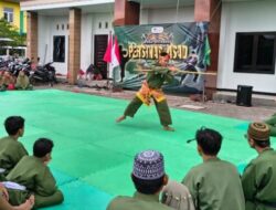 Jelang Berbuka Puasa Warga LDII Wonocolo Latihan Pencak Silat Bersama PERSINAS ASAD