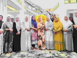 Kades Mokowu, Ibu Nirwana Hadiri Buka Puasa Bersama di Rujab Bupati Konawe