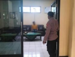 GEGER! Kades Buncitan Ditemukan Tak Bernyawa di Balai Desa, Warga Histeris!
