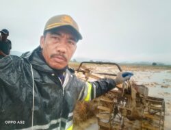 Pastikan Keselamatan Warga, Kades Puundombi Tinjau Titik Banjir di Dusun Tiga