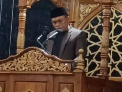 Bupati Konawe H. Yusran Akbar Bersama Keluarga Sholat Idul Adha di Masjid Al Khulafa Wawotobi