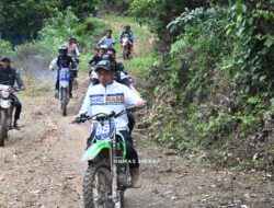 Tembus Jalur Perbukitan, Syaharuddin Alrif Naik Trail Sapa Warga Pegunungan Pitu Riase