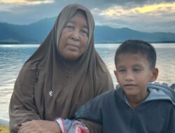Kapan Kita ke Mekkah, Nek?”: Tanya Bocah Tunanetra yang Mengiris Hati Nenek Penjual Nasi Kuning Korban Umroh