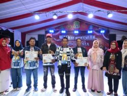 Bupati Sidrap Syaharuddin Alrif Apresiasi Perayaan HUT RI di Desa Kalosi Sekaligus Serahkan Penghargaan PBB Tercepat