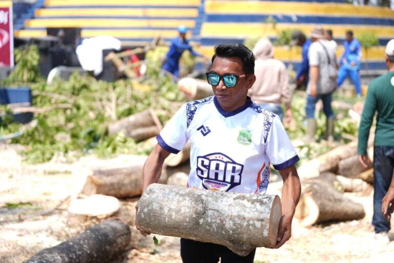 Aksi Gotong Royong Bupati Sidrap Bersama Jajaran Lintas OPD Tata Kawasan Mogan