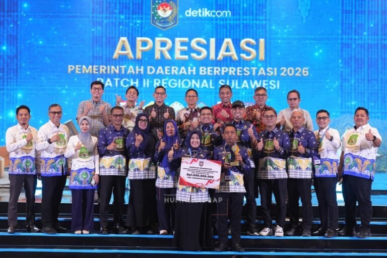Lewat Program SIDRAP BERSIH, Bumi Nene Mallomo Sabet Penghargaan Kabupaten Terbaik III