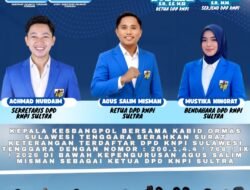 Resmi, Kesbangpol Sultra Serahkan Surat Keterangan Terdaftar DPD KNPI kepada Agus Salim Misman