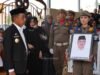 Suasana Haru Iringi Pelepasan Jenazah Mantan Pj Bupati Sidrap Dr. H. Basra, Bupati Syaharuddin Alrif Pimpin Langsung Upacara