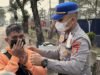 Antisipasi Dampak Kabut Asap, Satlantas Polres Sidrap Bagikan Masker dan Imbau Pengguna Jalan